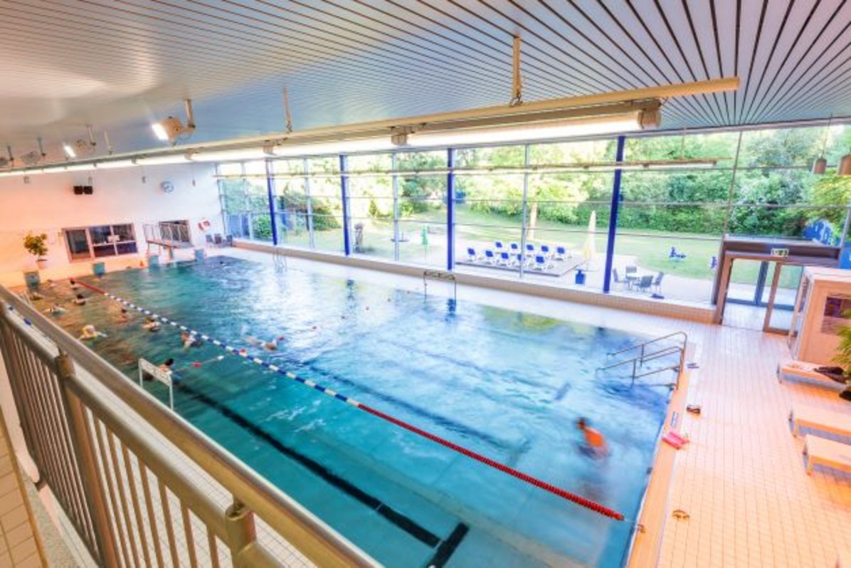Schwimmhalle