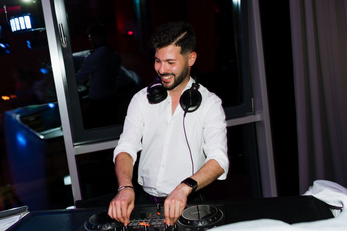 © DJ Dos Santos © DJ Dos Santos